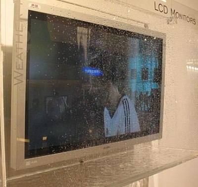 Sanyo shows its 42LM4WPR-E HDTV at the CeBit. The Sanyo 42LM4WPR-E is a 