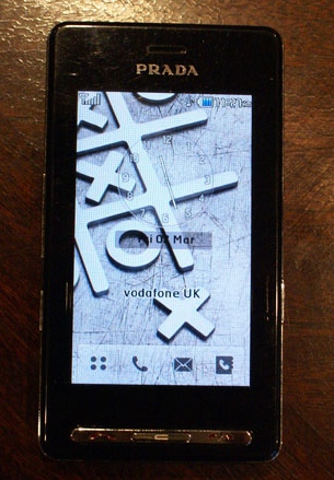 lg-prada-phone.jpg
