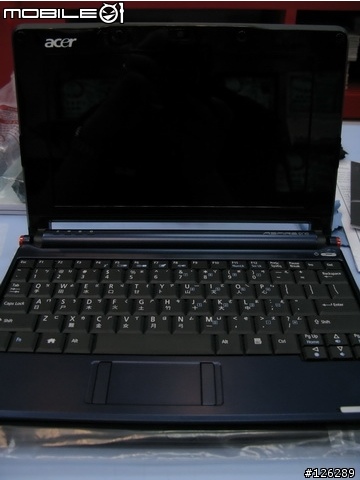 acer-aspire-one-unboxed-4.jpg