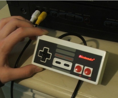nes-clone-inside-nes-controller-4.jpg