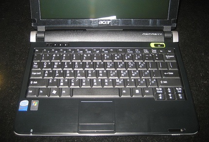 acer-aspire-one-d150-unboxed-5.jpg