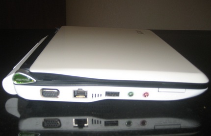 acer-aspire-one-d150-unboxed-9.jpg