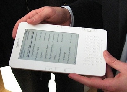 amazon-kindle-2-hands-on-2.jpg
