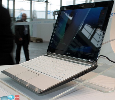 asus-eee-pc-s121-at-the-cebit-2009-2.jpg