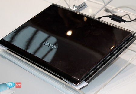 asus-eee-pc-s121-at-the-cebit-2009-4.jpg