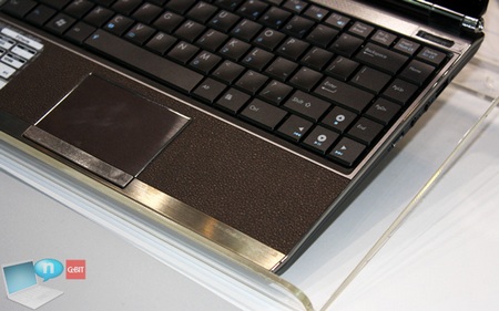 asus-eee-pc-s121-at-the-cebit-2009-6.jpg