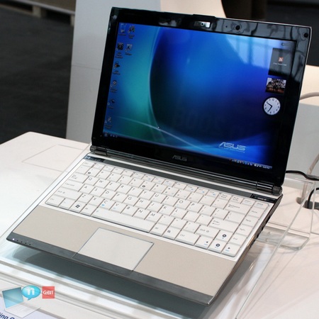 asus-eee-pc-s121-at-the-cebit-2009.jpg