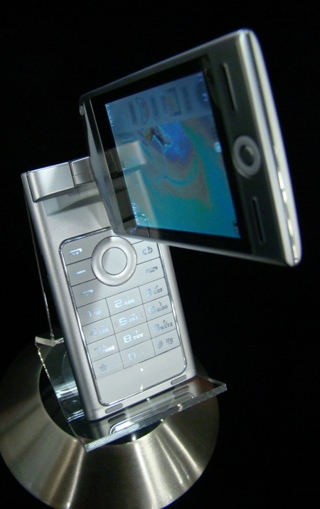 Tri Flip Phone