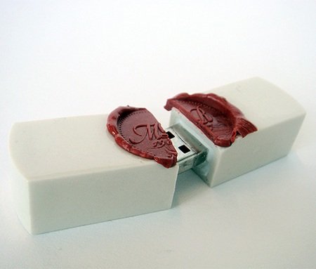 Topsecret USB Drive open