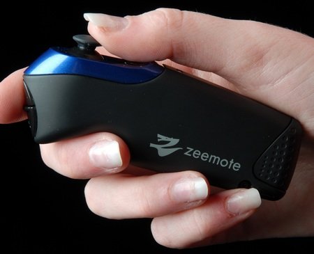 Zeemote JS1 Gaming Controller for BlackBerry on hand Zeemote JS1 Gaming Controller for BlackBerry on hand