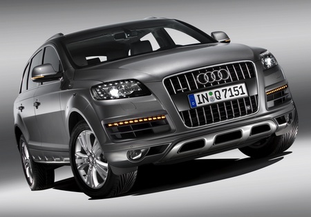 Audi is going to launch in September its redesigned 2010 Q7 SUV (Sport 