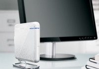 Lenovo IdeaCentre Q100 and Q110 nettops with monitor