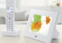 Sharp JD-7C1CL-CW Cordless Phone gets a Touchscreen Digiframe
