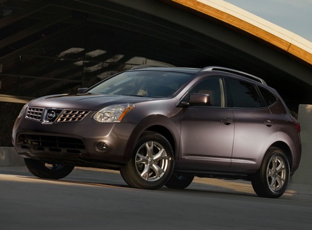 Nissan announced the pricing of its 2010 Rogue crossover SUV.