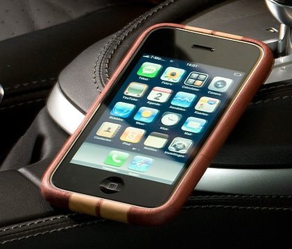 Miniot iWood cobra for iPhone 3G and 3GS Miniot iWood cobra for iPhone 3G and 3GS