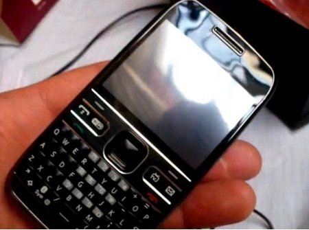 Zoho E72 - Nokia E72 Clone Zoho E72 - Nokia E72 Clone