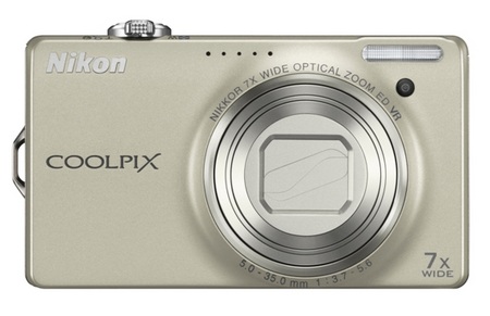 Nikon CoolPix S6000 Digital Camera Silver Nikon CoolPix S6000 Digital Camera Silver
