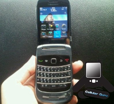 Blackberry 9670 Clamshell spotted with OS 6