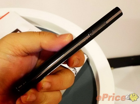 Huawei IDEOS X6 Android smartphones slim Huawei IDEOS X6 side