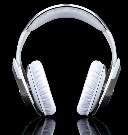 Monster Daft Punk Edition TRON LEGACY headphones Monster Daft Punk Edition TRON LEGACY headphones