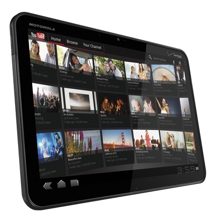 Motorola XOOM Android 3.0 Tablet with LTE, heading to Verizon angle