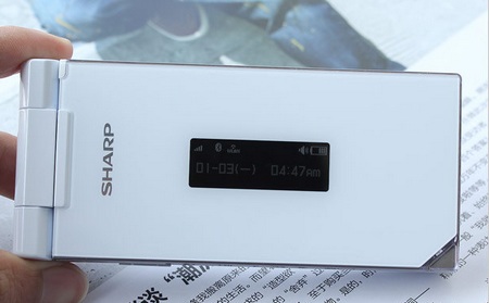 Sharp SH7218U Clamshell Android Phone OLED display