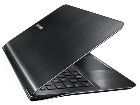 Samsung Series 9 11-inch NP900X1A-A01US notebook 3