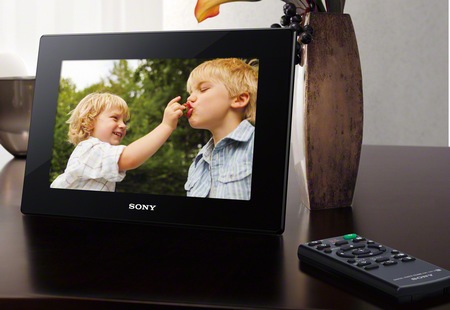 Sony S-Frame DPF-HD1000 Digital Photo Frame supports Full HD Video playback