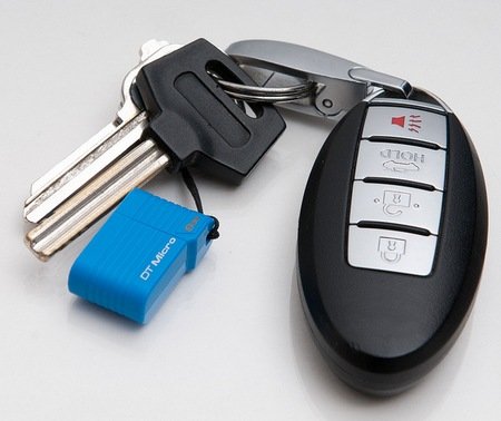 Kingston DataTraveler Micro Tiny USB Flash Drive keyring Kingston DataTraveler Micro Tiny USB Flash Drive keyring