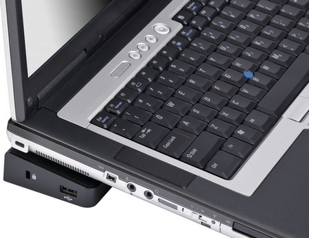 Targus ACP70US USB 3.0 Dual Video Docking Station in use Targus ACP70US USB 3.0 Dual Video Docking Station in use