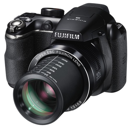 FujiFilm FinePix S4500 30x long zoom camera