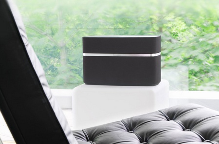 Bowers & Wilkins A7 AirPlay Wireless Music System in use Bowers & Wilkins A7 AirPlay Wireless Music System in use