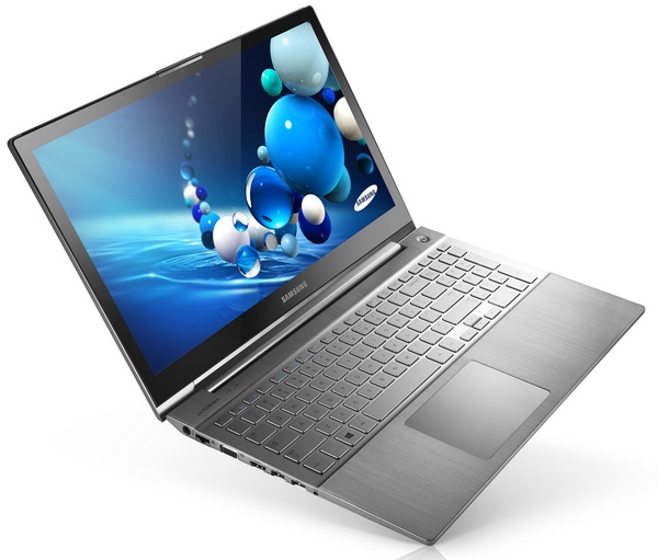 Samsung Series 7 Chronos 2013 Notebook angle 1