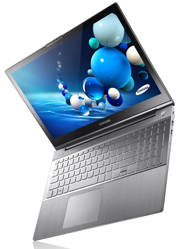 Samsung Series 7 Chronos 2013 Notebook angle