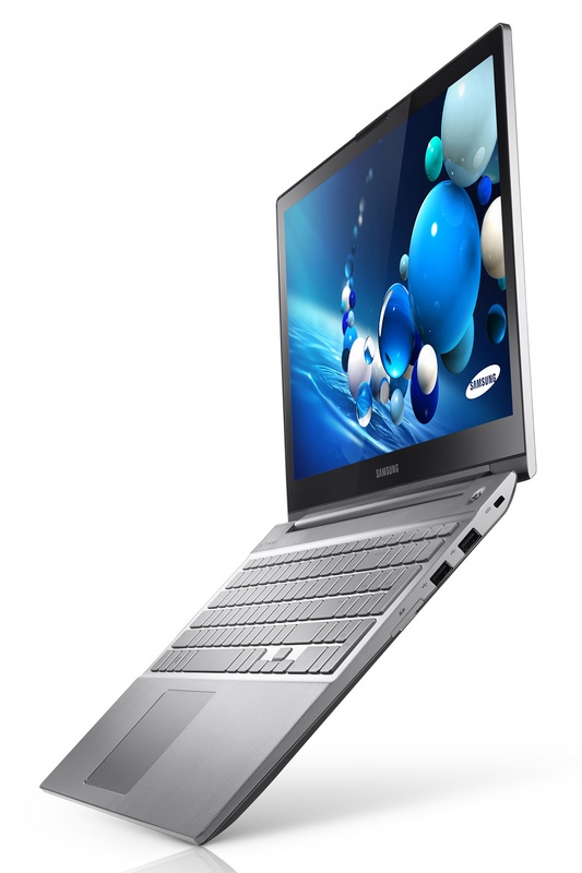 Samsung Series 7 Chronos 2013 Notebook side