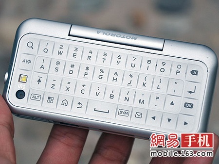 Motorola Backflip ME600 Android Phone keyboard
